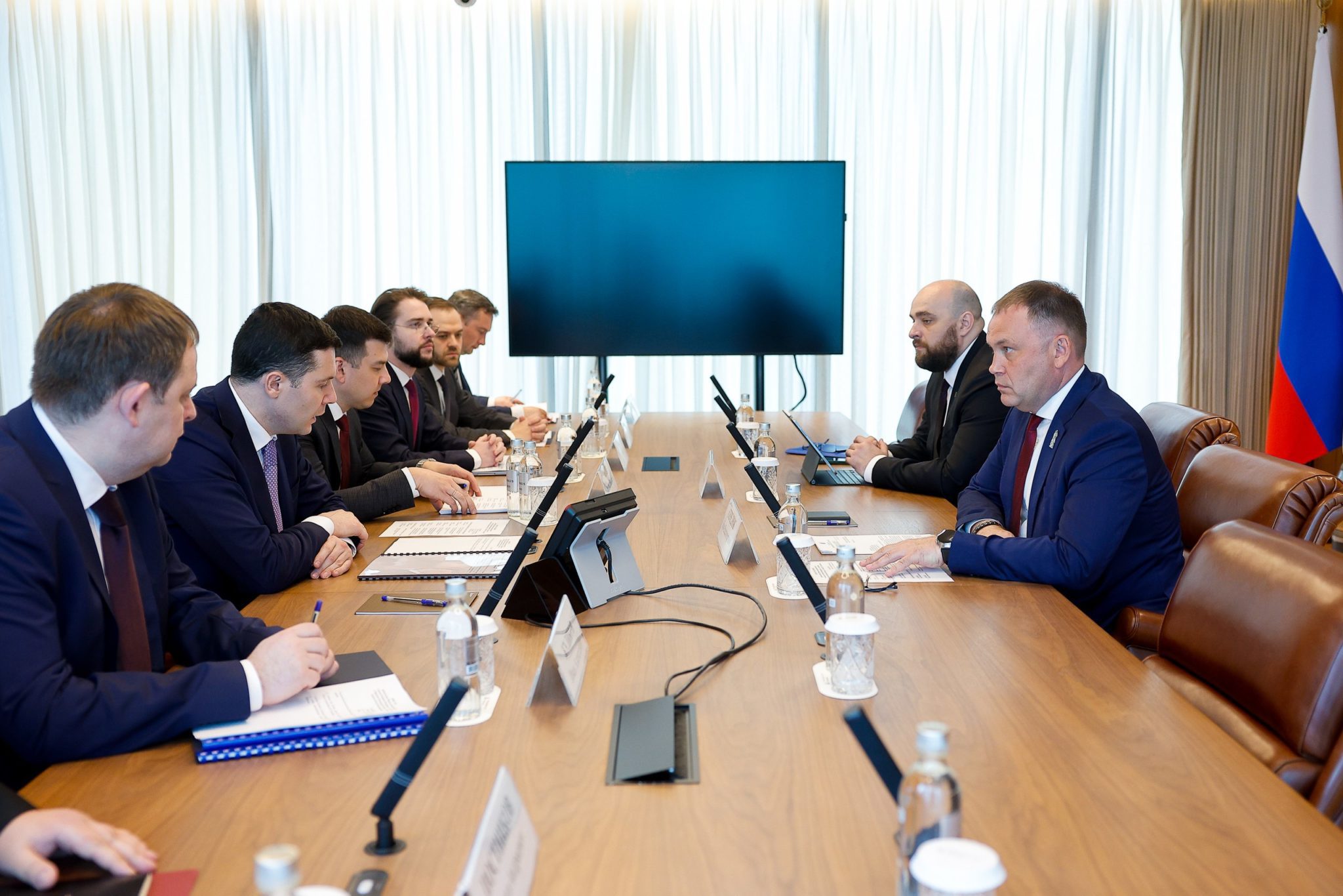 Илья Середюк пригласил министра промышленности и торговли РФ в Кузбасс