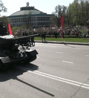 Новокузнецкая «Десятка» покажет Парад Победы в прямом эфире