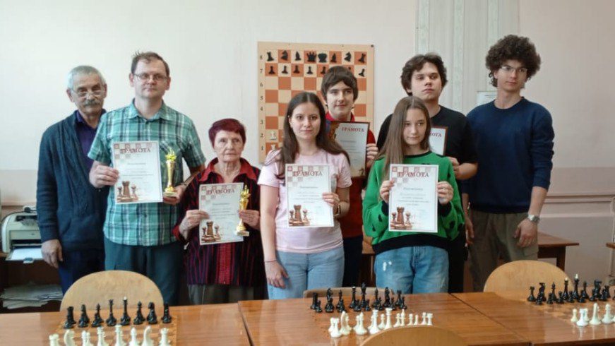 В Новокузнецке определили победителей по быстрым шахматам