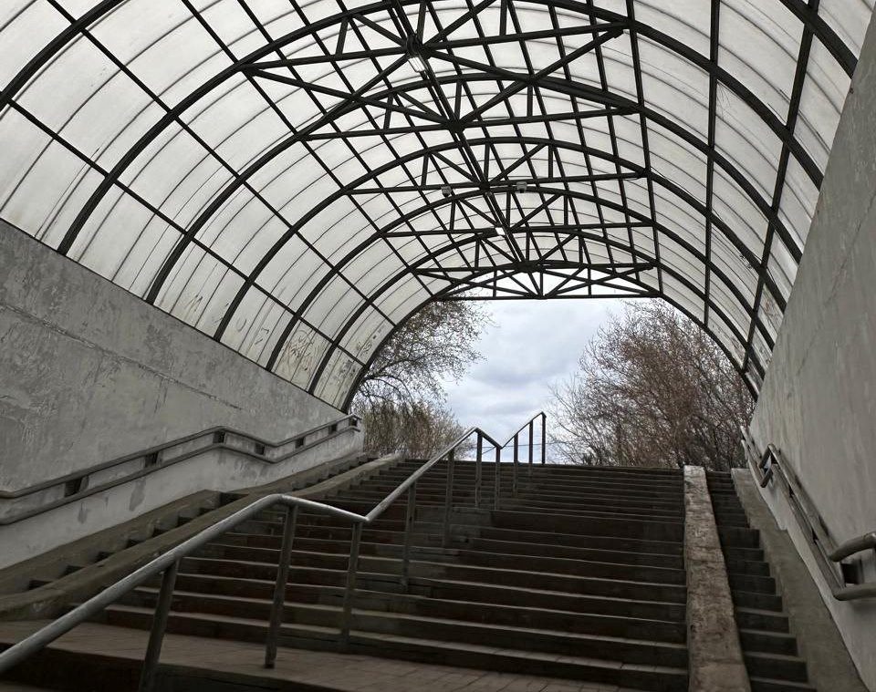 В Новокузнецке подземный переход на Садовой отремонтируют до конца мая