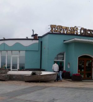 Каждый пятый сибиряк спонтанно тратится на путешествия и рестораны