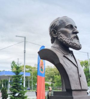 В Новокузнецке открыли бюст Степана Попова, который был главой города в 19 веке