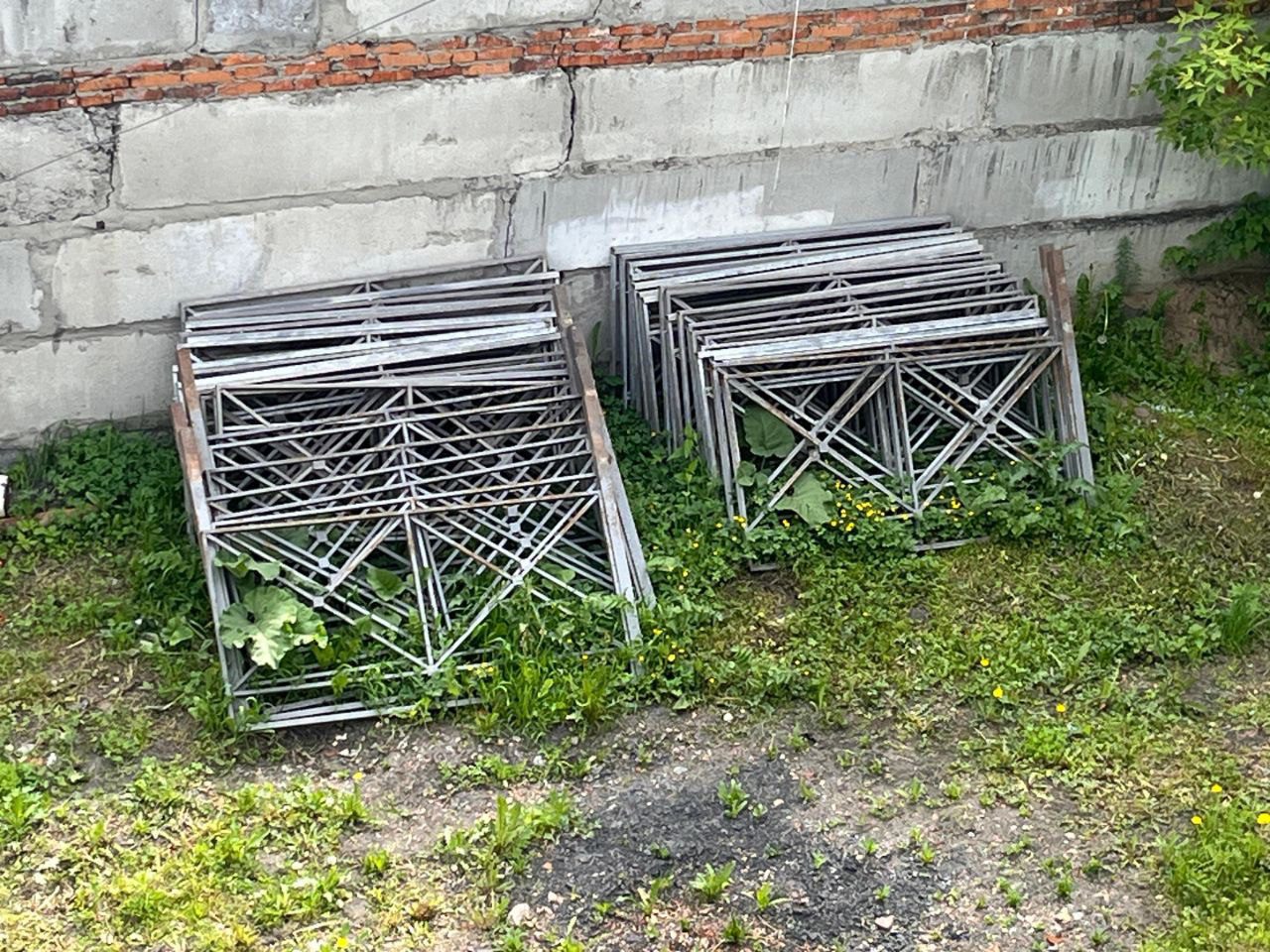 В Прокопьевске подростки попытались сдать ограду в металлолом