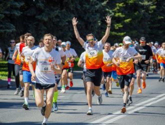 В Новокузнецке прошел ХI благотворительный забег «Дай пять!»