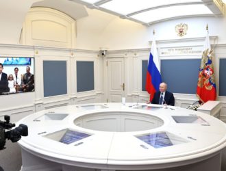 Президент России пообщался с многодетной семьей из Кузбасса