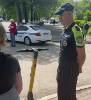В Новокузнецке штрафуют нарушителей на электросамокатах