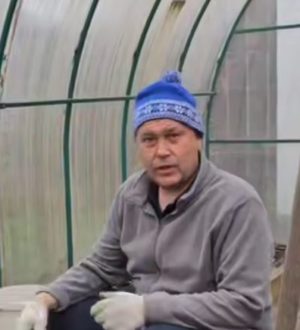 Губернатор Кузбасса рассказал, как проводит выходной на даче и что высадит в своей теплице