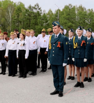 В Новокузнецке определили лучшую школьную команду по строевой подготовке