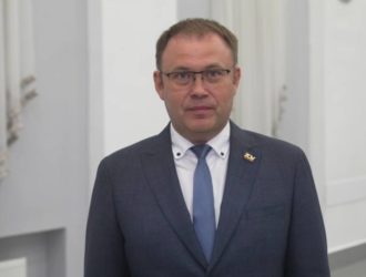 Губернатор Кузбасса Илья Середюк поздравил выпускников 2025 года