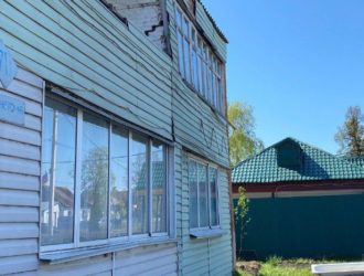 Аварийный дом в Верх-Чебуле начали ремонтировать только после вмешательства ГЖИ