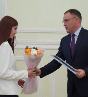 Губернатор Илья Середюк наградил юных архивистов Кузбасса