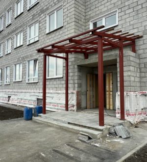 Строительство многоквартирного дома для детей-сирот в Яе отстает от графика