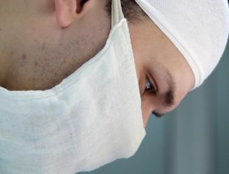 Младенцу с тяжелой патологией понадобилась экстренная операция в Кемерове
