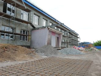Капитальный ремонт школы с детсадом в кемеровских Плешках близится к завершению