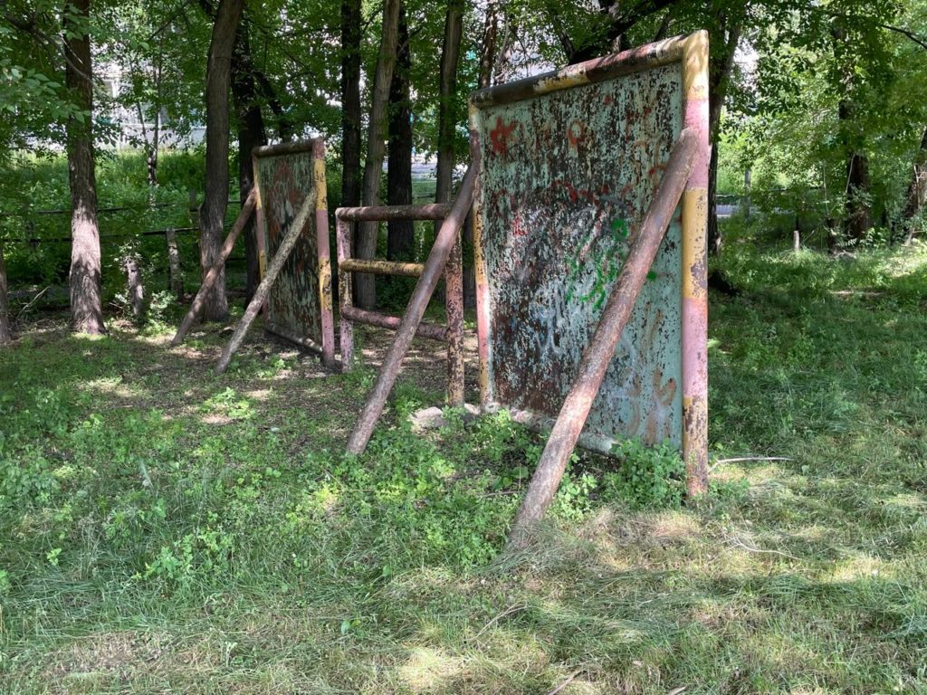«И это все?!»: новокузнечане негодуют по поводу реконструкции стадиона гимназии №44