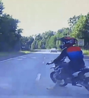 В Междуреченске сбили 13-летнюю девочку на кроссовом мотоцикле