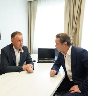 Губернатор Кузбасса встретился с народным артистом страны