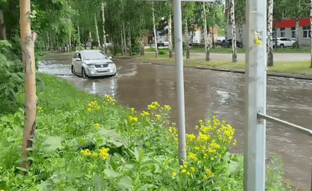 В Новокузнецке в двух микрорайонах отключили холодную воду из-за аварии