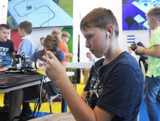 Кошелек или кибержизнь: как защитить детей от мошенников