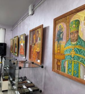 В Березовском округе открылась выставка «Свет православия – свет души»