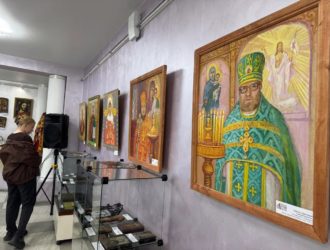 В Березовском округе открылась выставка «Свет православия – свет души»