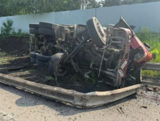 В Новокузнецке столкнулись автобетоносмеситель, «Джак» и «Кадиллак»