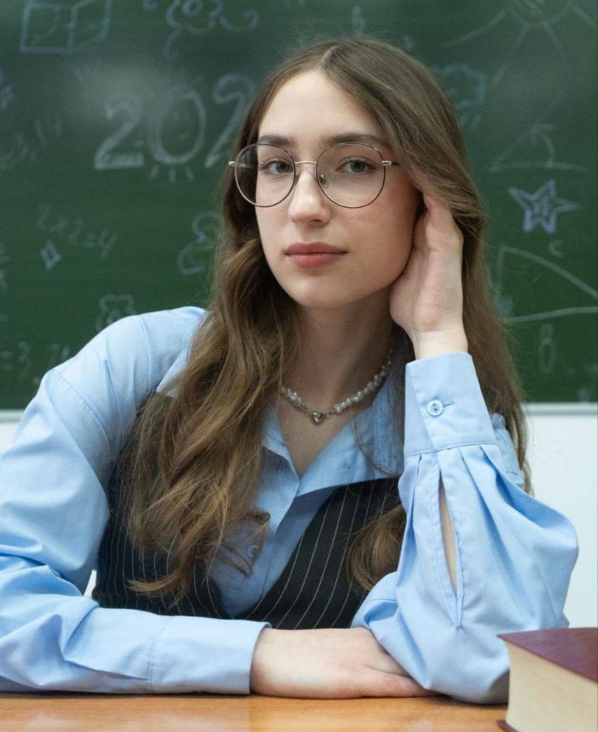Выпускница яшкинской школы сдала ЕГЭ на 100 баллов по двум предметам