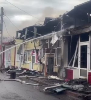 В Белове загорелся торговый центр