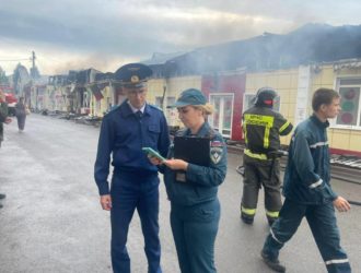 Прокуратура выясняет обстоятельства пожара в ТЦ в Белове