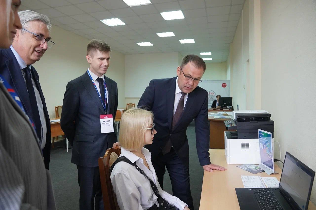 Выпускников Кемеровского медуниверситета с получением дипломов поздравил губернатор Кузбасса