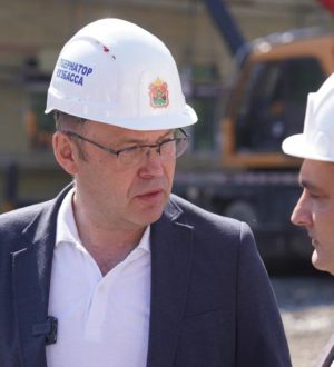 Илья Середюк осмотрел строительство новой школы в Междуреченске