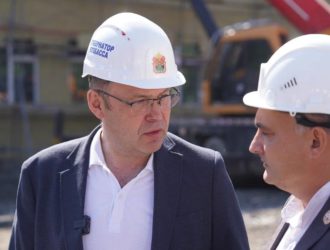 Илья Середюк осмотрел строительство новой школы в Междуреченске