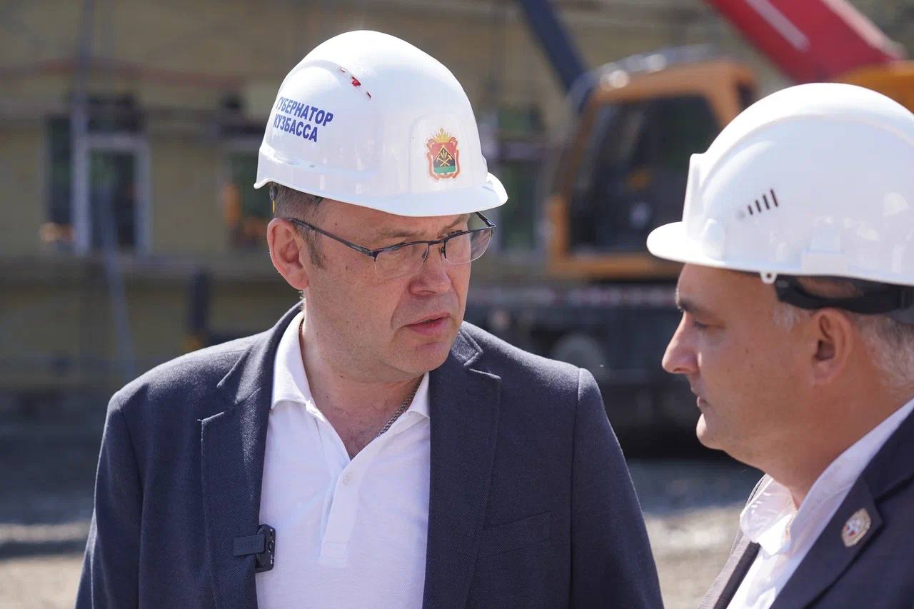 Илья Середюк осмотрел строительство новой школы в Междуреченске
