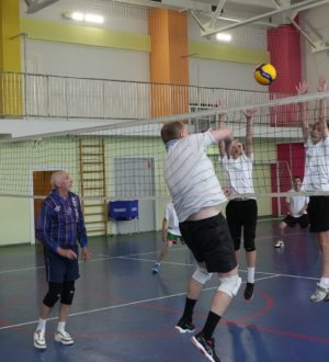 В Кемерове участник СВО организовал турнир по волейболу