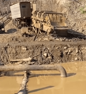 Золотодобытчиков уличили в загрязнении реки в Тисульском округе