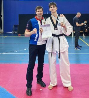 Тхэквондист из Кузбасса взял серебро на дебютном чемпионате России среди глухих