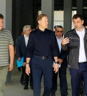 Анатолий Серышев посетил предприятия оборонно-промышленного комплекса Алтайского края