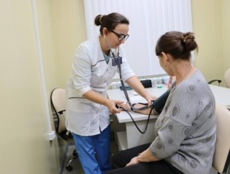 Илья Середюк: более тысячи медиков трудоустроились в сельские территории Кузбасса по земским программам