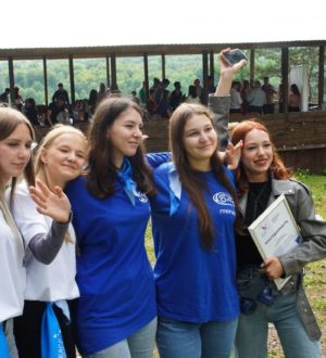 Всекузбасский слет студентов колледжей и техникумов начался в Кемеровском округе