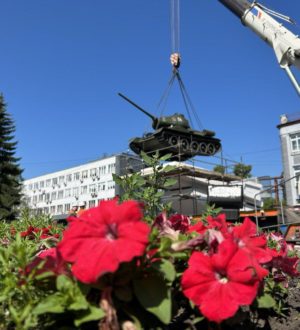 Новокузнечанам вернули легендарный танк