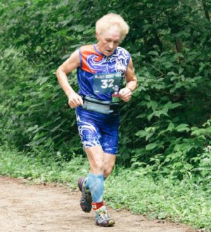 Пожилая киселевчанка показала чудеса выносливости на кросс-трейле «Набор высоты»