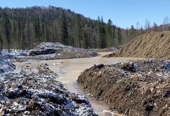 Работу двух золотодобывающих предприятий в Кузбассе приостановили на три месяца
