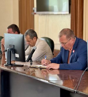 В Кузбассе мэр обесточенного города 2 часа безуспешно звонил в аварийные службы