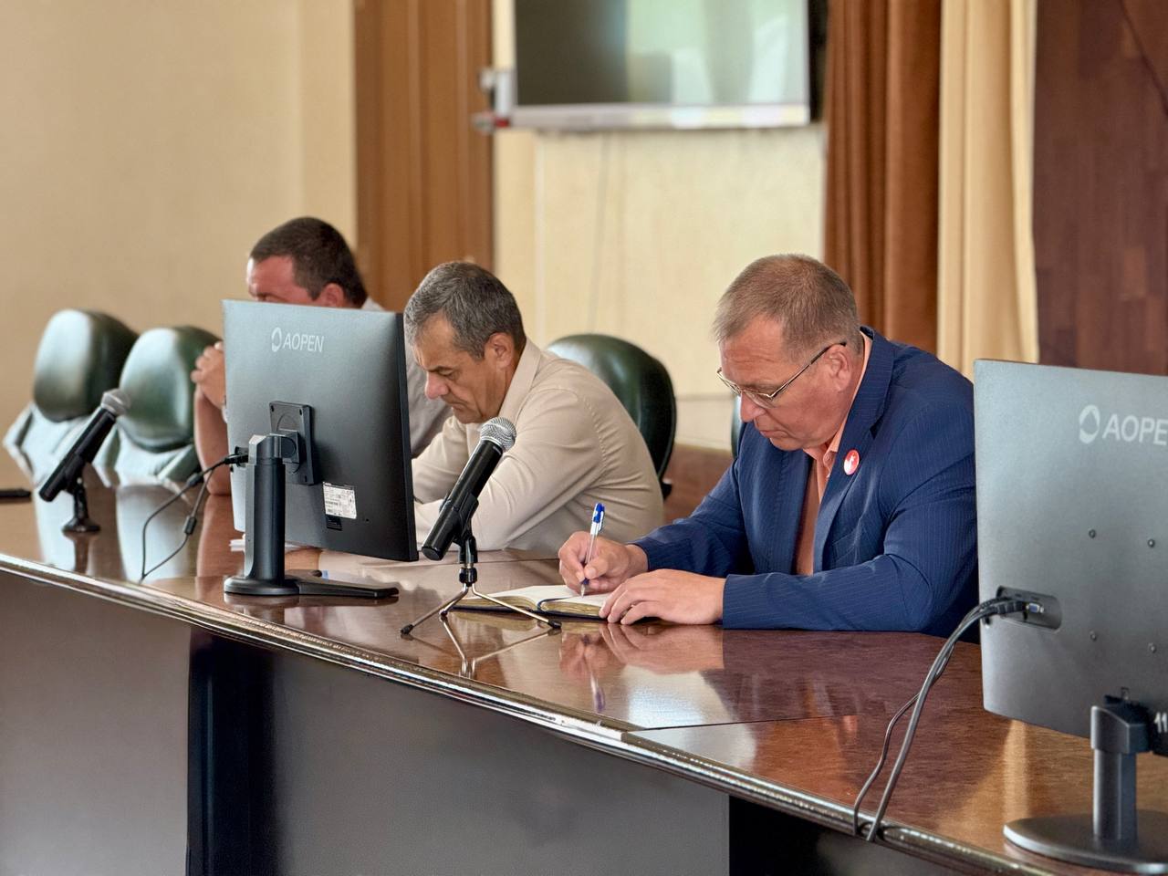 В Кузбассе мэр обесточенного города 2 часа безуспешно звонил в аварийные службы