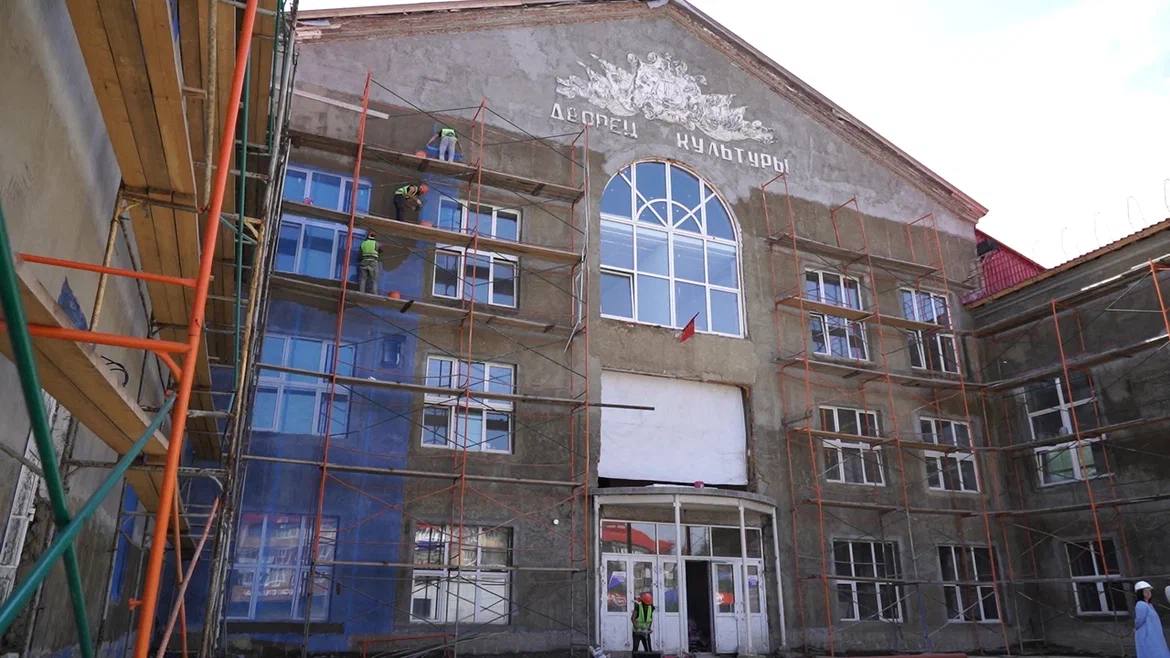 В Междуреченске медленно возводят школу и ремонтируют дворец культуры