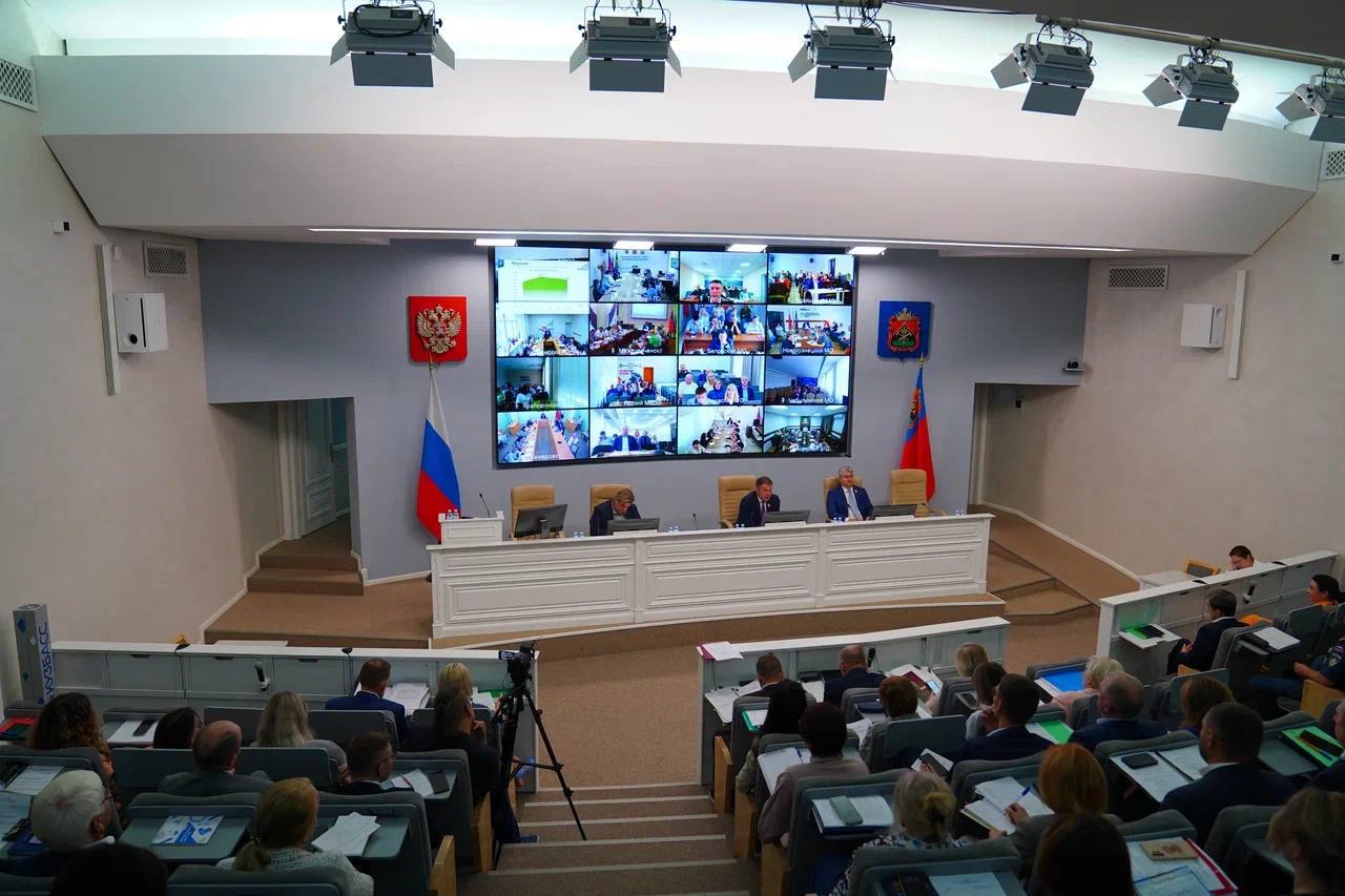 Илья Середюк рассказал о судьбе принадлежащих региону пустующих зданий