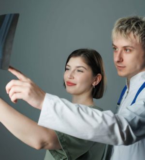 Студенты-медики из Кузбасса трудятся на территории Томской области