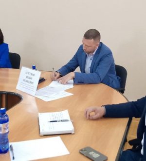 Глава областной ГЖИ нашла захламленные подвалы и проблемные крыши в Новокузнецке