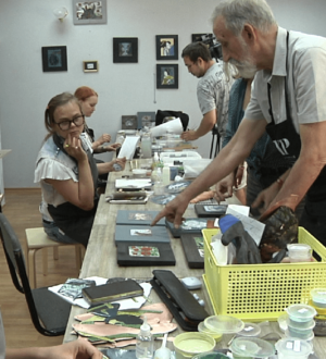 Коллекция Центра горячей эмали в Новокузнецке пополнилась новыми произведениями после завершения симпозиума