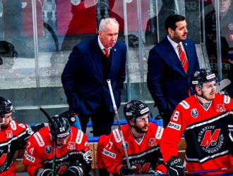 «Мы довольны теми ребятами, которые влились»: главный тренер хоккейного «Металлурга» дал интервью перед стартом подготовки к сезону